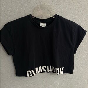 GYMSHARK cropped tee
